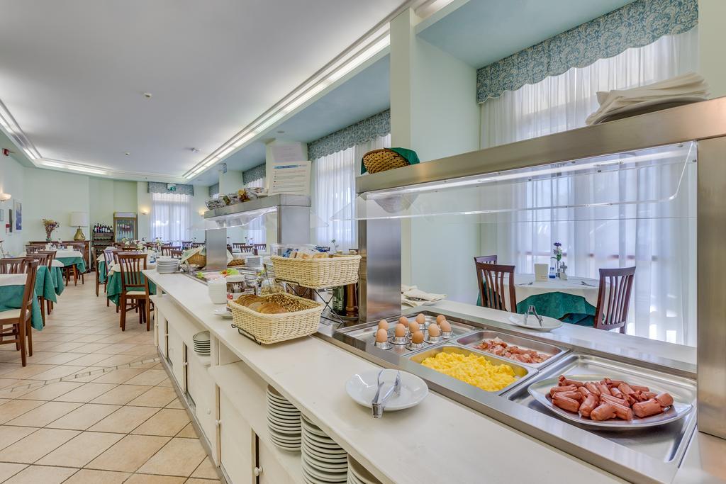 Hotel Austria Caorle Eksteriør billede