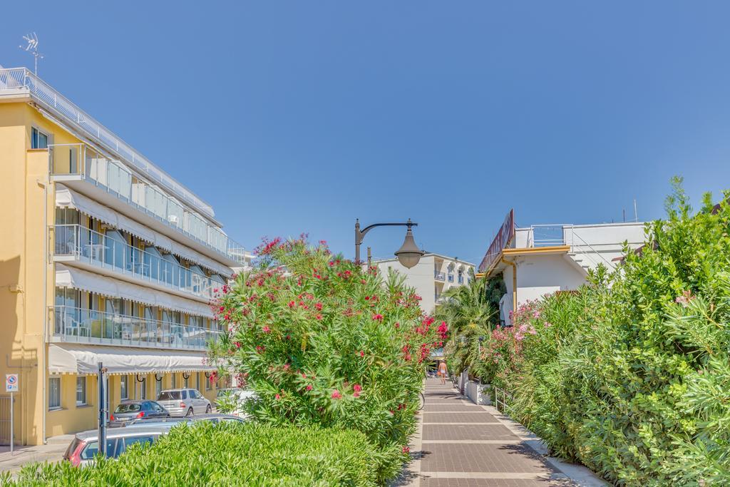 Hotel Austria Caorle Eksteriør billede
