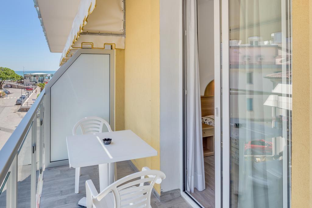 Hotel Austria Caorle Eksteriør billede