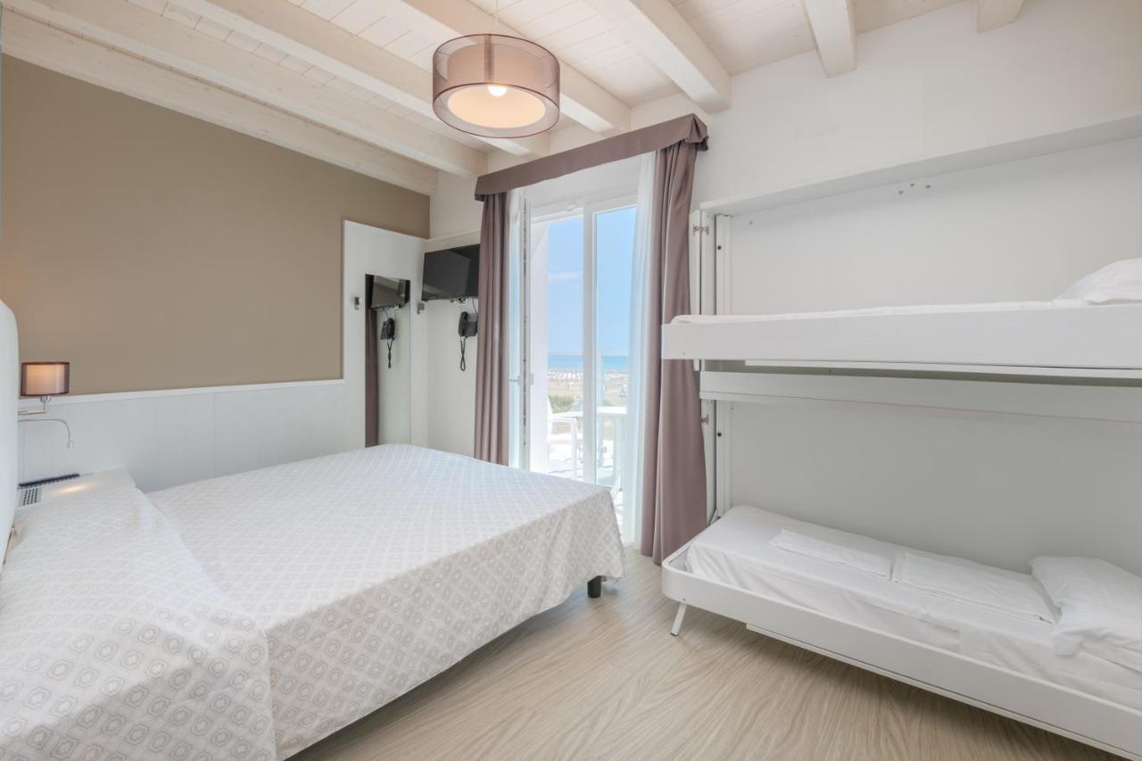 Hotel Austria Caorle Eksteriør billede